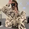 Pijama de espinha de peixe de alta qualidade para mulheres, conjunto de mangas compridas para primavera e outono, pode ser usado fora de casa, elegante para ficar em casa, design de borda contrastante