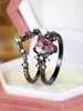 Juego de Anillos de Dos Piezas Color Negro Gunmetal Gota de Agua Diamante Rosa, Anillos Apilables Estilo Oscuro Corona, Joyería de Nicho de Moda al por Mayor