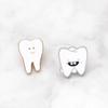 Accesorios de venta caliente transfronterizos europeos y americanos insignia divertida de dibujos animados creativos broche de caries dental corsage de personalidad de moda femenino