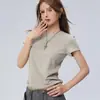 Han Yi Qi 2025 Ajuste Delgado Estilo Retro Americano Cuello Redondo Color Sólido Manga Corta Camiseta Casual Versátil