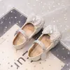 Zapatos de Princesa para Niñas 2026 Nuevo Estilo Primavera y Otoño Zapatos Individuales para Niños Zapatos de Cristal de Suela Blanda para Niñas Zapatos de Actuación
