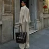 Otoño 2025 Nuevo Conjunto Casual de Dos Piezas de Color Sólido Moda Estilo Europeo y Americano Traje de Pantalón y Camisa con Cordones de Alta Gama Para Mujer