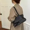 Bolsa rayada de gran capacidad para mujer, nuevo bolso de hombro versátil 2026, bolso tote de estilo coreano súper popular para el día a día