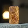 Colgante Tallado de Madera de Agarwood Qinan Marca Tara Colgante Artesanía de Relieve Estilo Chino Pie de Mano Wenwan Colgante Portátil