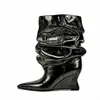 Botas Largas de Caña Ancha, Estilo Apilado, Forma Irregular, con Tacón de Cuña, Estilo Europeo y Americano, Disponibles en Amazon, Recién Hechas, Suministro Directo desde la Fábrica de Zapatos para Mujer de Chengdu