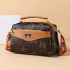 Bolsa Transversal Guangzhou de Fronteira Bolsa de Ombro Feminina Nova Moda Quadrada Pequena Retro Bolsa para Caminhar Bolsa para Celular no Braço Bolsa Atacado