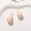 Parche de accesorio de resina con patrón de mármol perforado multicolor en forma de gota de agua para pendientes DIY, accesorios para orejas y llaveros