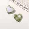 Bolsa de Tela a Cuadros Retro Corazón de Tela Botón de Corazón Pasador DIY Funda para Teléfono Móvil Equipaje Zapatos Calcetines Accesorios de Ropa