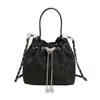 Bolsa Pequena com Bordado de Borboleta Estilo Nacional para Mulheres 2026 Nova Moda Bolsa Saco de Cordão Bolsa Transversal com Corrente de Primavera