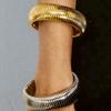 Pulsera Elástica Rayada Europea y Americana Retro Minimalista Versión Ancha y Estrecha Apilable Pulsera para Mujer Acero de Titanio Acero Inoxidable 18K Lujo Ligero