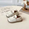Zapatos de piel para niñas de 3 a 6 años, mocasines de estilo británico con suela blanda, slip-on para primavera/otoño, zapatos negros de rendimiento