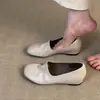Estilo minimalista com um toque descontraído, sapatos de bico redondo com aumento interno de altura 4cm Mocassins slip-on versáteis para o trabalho, sapatos para relaxar