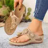 Chinelos femininos plus size transfronteiriços europeus e americanos, sandálias de cunha slip-on florais da moda de verão para mulheres, atacado