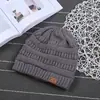 Directo de fábrica invierno mujer bola de lana padre-hijo gorro de lana niños engrosado cálido coreano suéter gorro tejido moda