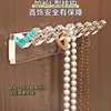 Estante de exhibición de joyas para montar en la pared detrás de la puerta del gabinete con espejo para guardar collares, anillos, pulseras y aretes para evitar que se enreden.