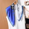 Lenço Quadrado Elegante Floral 70cm para Mulheres, Lenço de Seda Suave e Gracioso, Novo Lenço Decorativo Versátil de Primavera e Verão, Lenço de Pescoço para Mulheres