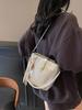 Bolsa Pequena de Verão para Mulheres Pedido Estrangeiro 2026 Nova Bolsa Versátil de Ombro Transversal Estilo Coreano Bolsa de Mão com Toque de Luxo Bolsa Saco