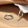 Pendientes de Aro Mobius Lisos Nuevos Populares Transfronterizos Lujo Ligero Diseño de Nicho Pendientes de Alta Gama Pendientes de Moda para Mujer