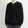 Suéter con Media Cremallera para Hombre, Nuevo Estilo Otoño e Invierno 2026, Tejido Texturizado de Estilo Americano Holgado con Cuello Henley para Hombre