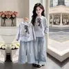 Moletom com Capuz Manga Longa Estilo Academia para Meninas Primavera e Outono Jeans Solto Fashion Casual Crianças Pequenas e Grandes Conjunto de Duas Peças Estilo Coreano