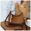 Bolso Retro Esmerilado Transfronterizo para Mujer Otoño e Invierno 2025 Nuevo Bolso Bandolera Nicho Bolso Hombro Cadena Axila Bolso Dumpling