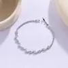 2024 Nuevo Caliente Pequeño Lujo Ligero Gama Alta Pulsera Europea y Americana Nueva Pulsera de Zirconia Temperamento Versátil Fabricante Mayorista