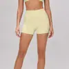 Novos shorts de yoga escovados transfronteiriços para mulheres, com design sem costura, que abraça o corpo, cintura alta, que levanta o quadril, adequados para esportes, corrida e fitness, com propriedades de secagem rápida. 5555