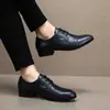 Tamanho grande transfronteiriço 40-50 masculinos casual de negócios primavera e outono novo estilo padrão gota d'água branco e prata moda sapatos de couro para homens