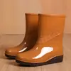 Temu (Qualificação de Proteção Ambiental) Botas de Chuva de Moda Transfronteiriça Moda Feminina Mais Fáceis de Combinar com Roupas Externas Sapatos Impermeáveis Sapatos de Borracha Antiderrapantes para Cozinha