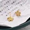 Pendientes Pequeños de Flor Chapados en Oro Real con Circonita Microincrustada Aguja de Plata S925 Diseño Pequeño Crisantemo Pendientes Elegantes de Moda Exquisitos