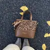 Bolso de Gamuza con Estampado de Leopardo para Mujer Otoño e Invierno 2025 Nuevo Casual Diseño de Nicho Retro Bolso de Hombro Cruzado Cubo