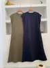 Vestido Feminino Sem Manga para o Verão 2026 com Mangas Volumosas e Design que Marca a Cintura, Elegante e de Alto Padrão, Emagrecedor e Versátil, Caimento Solto