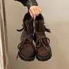 Botas de plataforma de tacón grueso estilo británico negro de moda para mujer, nueva colección otoño 2026, versátiles, que realzan la altura, retro y estilizan botines