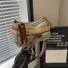 Bolso Tejido Arcoíris Fresco y Sencillo para Mujer 2025 Nuevo Bolso de Mano Sencillo para Vacaciones en la Playa Bolso Cruzado Tipo Almohada