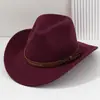 Sombrero Vaquero Occidental de Ala Curva para Hombres y Mujeres, Sombrero con Cinturón de Hebilla Cuadrada de Cuero con Remaches Metálicos, Sombrero de Jazz para Fiesta
