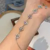 Pulsera de Calcedonia Aguamarina de Nicho con Flor de Cuatro Hojas de Doble Capa Completamente Incrustada con Zirconia para Mujer, Exquisita Pulsera de Apilamiento de Alta Gama