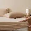 Lençol de Cama Simples Novo de Veludo de Leite Ajustado Peça Única Totalmente Fosco Espessado Antiderrapante Cobertura de Cama Totalmente Fechada Permanece no Lugar Protetor de Colchão