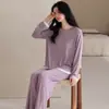 Pijama Modal Colorido de Algodão Canelado Novo para Primavera e Outono Feminino, Gola Redonda, Mangas Longas, Conjunto Macio de Cor Sólida para Casa com Listras