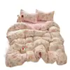 Conjunto de cama de algodão matelassê de quatro peças com capa de edredom estampada e lençol com elástico, estilo coreano, adequado para dormitórios estudantis, conjunto de cama de três peças