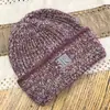 Nuevo Gorro de Punto Color Block para Mujer, Bordado de Letras Otoño e Invierno, Gorro Cálido para Proteger las Orejas, Versátil, de Moda que Adelgaza la Cara, Gorro para el Frío