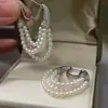 Pendientes de Perlas Múltiples Vintage Plateados con un Diseño Único, Exquisitos y de Moda, Sensación de Alta Gama, Versátiles para el Trabajo Diario, y Pendientes Elegantes