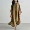 2026 Vestido largo de estilo vacacional color verde oliva con mangas murciélago, rayas verticales caqui y cuello redondo, holgado, transfronterizo, ropa para mujer