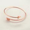 Europa e Estados Unidos pulseira de abertura criativa simples pulseira de personalidade flecha pulseira de liga de ouro rosa fabricantes atacado à vista