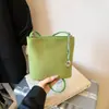 Bolso Cubo Mate de Ante Vintage para Mujer Primavera/Verano 2026 Bolso Cruzado Simple de un Solo Hombro Diseño Nuevo