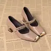 Zapatos de tacón grueso con corte bajo para comercio exterior transfronterizo, nuevo estilo primavera y otoño, zapatos pequeños de cuero slip-on con cadena metálica, tacón medio, versátiles
