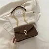 Bolso Femenino Casual, Sencillo y de Estilo Occidental con Cadena, Bolso Cuadrado Pequeño, Nueva Tendencia Otoño e Invierno 2025, Moda a la Moda, Nicho, Bolso de Hombro Único, Bolso Cruzado