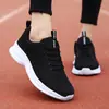 Zapatos de Mujer Talla Grande Estilo Primavera y Otoño 2026 Nuevos 4143 Pies Anchos Pies Gruesos Malla Zapatos Deportivos para Mujer Correr Amortiguación Ligero para Mujer