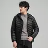 Chaqueta Corta Ligera de Plumas para Hombre 2023 Nueva Chaqueta con Capucha Moda de Invierno Chaqueta de Cuello Alto 90 Plumas de Pato Blanco Ropa de Hombre