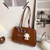 Mochila de mujer 2026 modelo nuevo de verano, bolsa de hombro única de alta calidad de nicho, bolsa de mano de gran capacidad