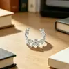 Pulseira Aberta de Metal Plissado Estrela do Mar Transfronteiriça Europeia e Americana Tendência de Personalidade Temperamento Pulseira Geométrica Joia de Mão de Luxo Leve Nicho